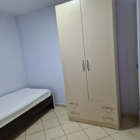 Lovely Near Appartamento Golem (Tirana)